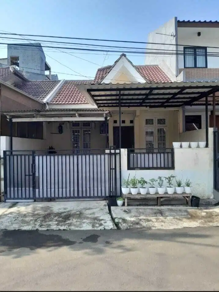 Dijual Rumah Dengan Lokasi Strategis di Griya Loka