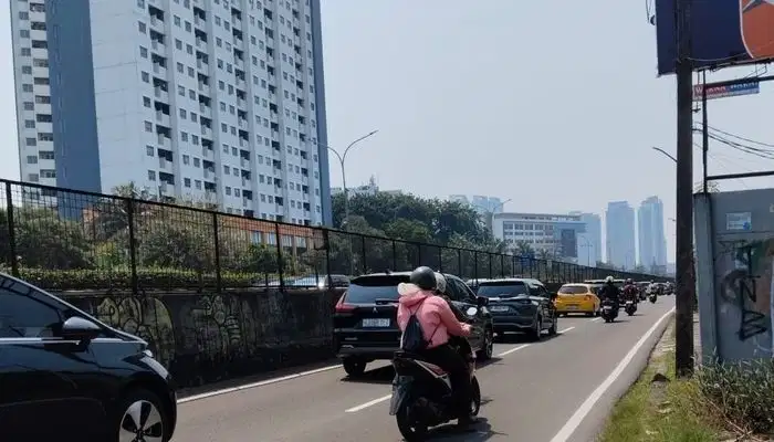DIJUAL CEPAT TANAH PINGGIR JALAN TOL KEBON JERUK