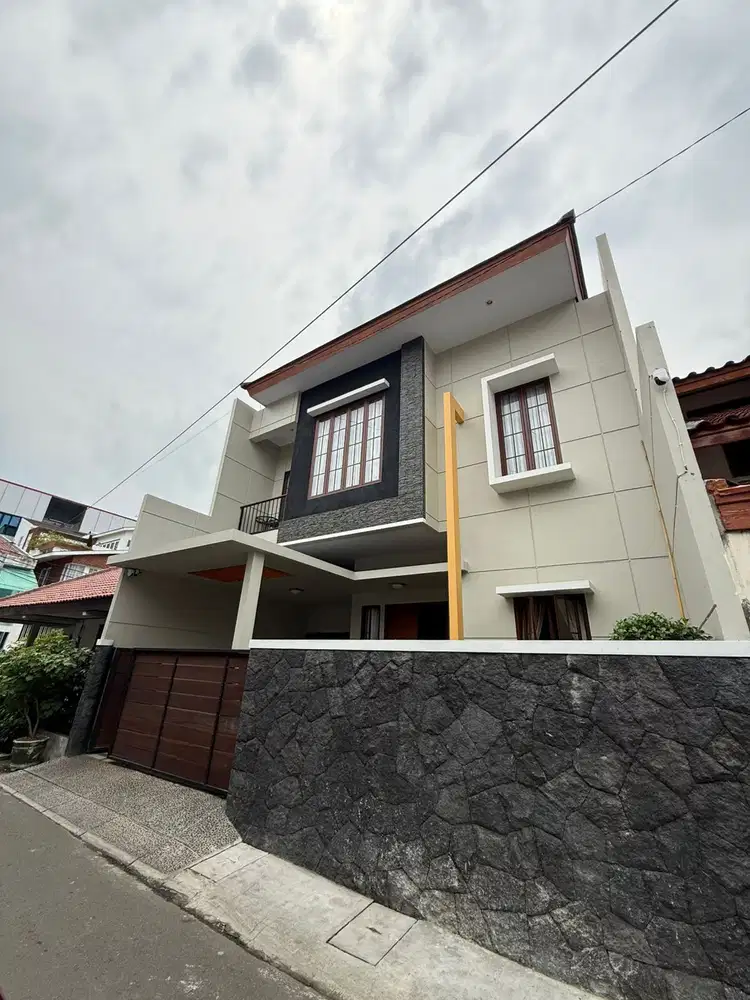 Dijual Rumah Mewah 2 Lantai dan Fully Furnish, Pulo Asem Jakarta Timur