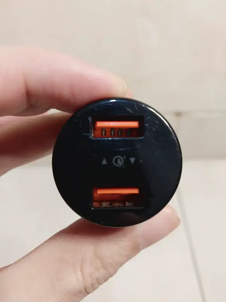 Charger hp untuk di motor usb fast charging aukey