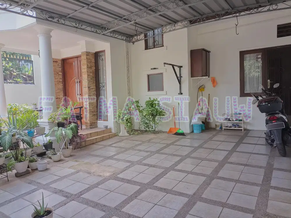 Dijual murah rumah sangat terawat di Villa Melati Mas, Serpong
