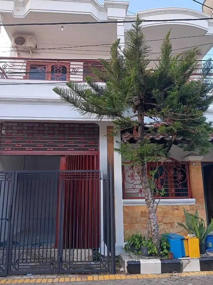 Dijual rumah 2 lantai enak jarang ada