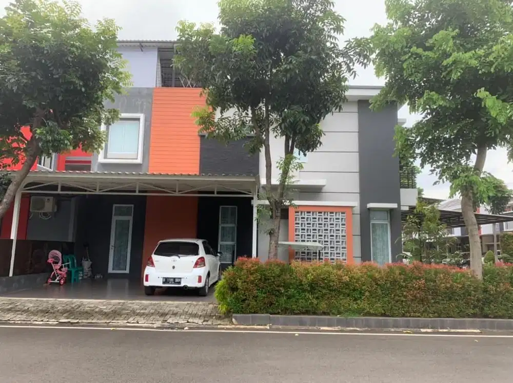 Rumah mewah 2 lantai dekat pintu tol dan busway