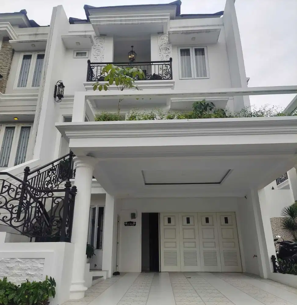 rumah clasic modern plus swimming pool aman nyaman strategis