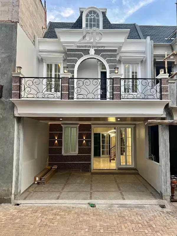 TOWNHOUSE PREMIUM DEKAT STASIUN UNIV. PANCASILA, LENTENG AGUNG