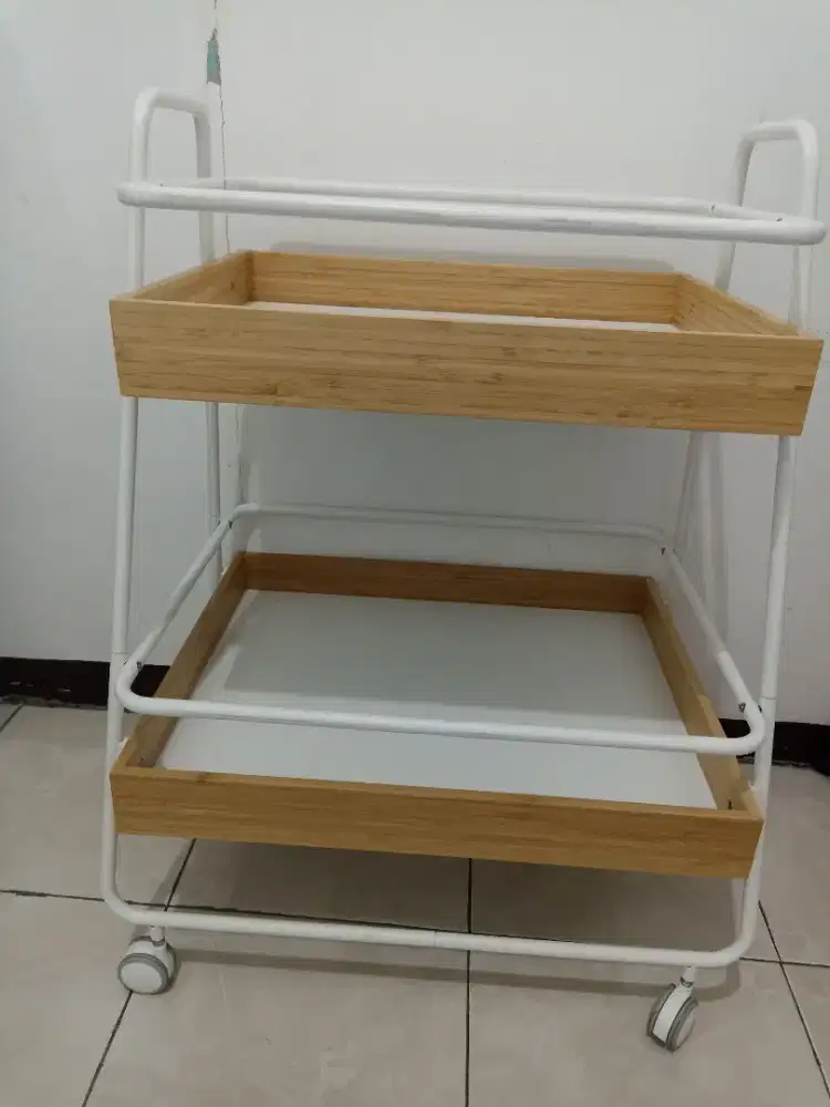 Meja ruang tamu 2 susun beroda