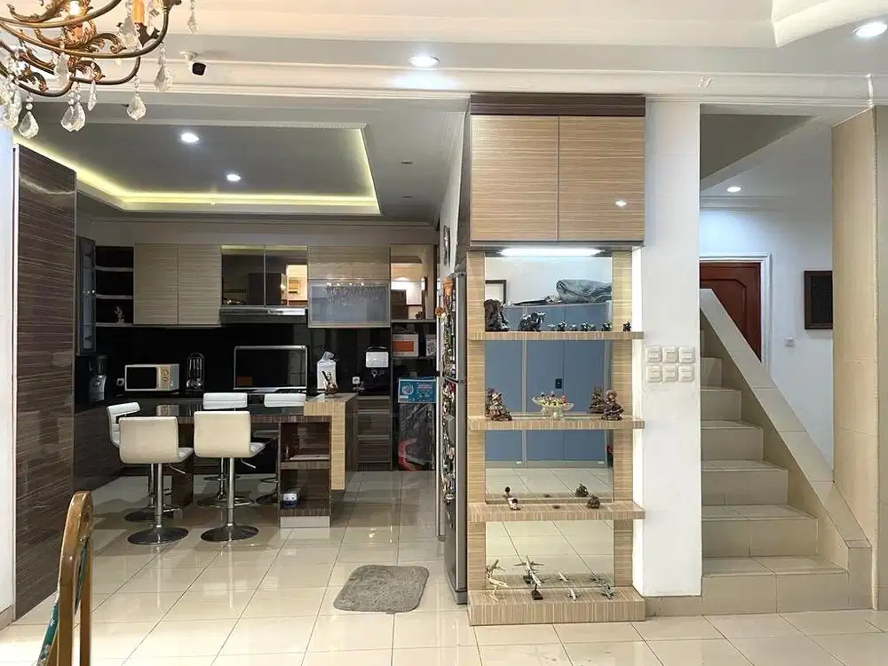 Jual Cepat Rumah Mewah Full Furnish Modern 4KT 360m2 SHM BSD Giri Loka