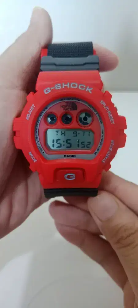 G-Shock DW 6900NS colab supreme&TNF