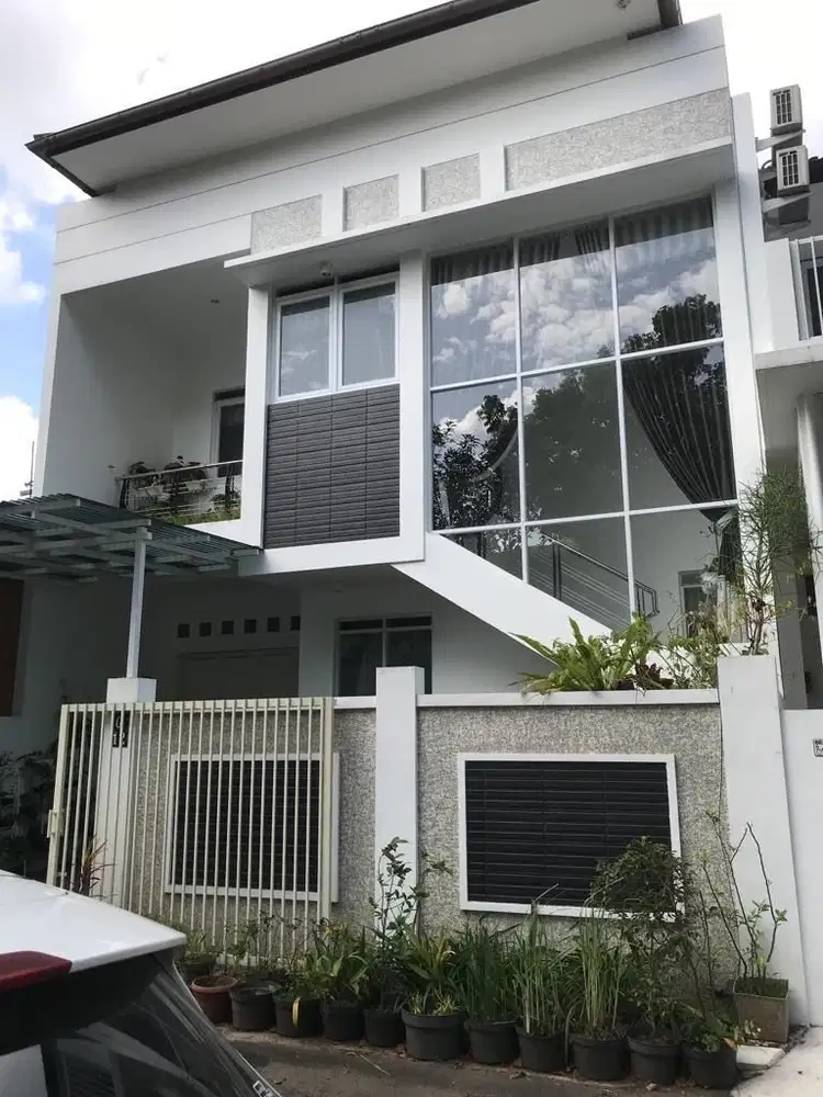 DIJUAL RUMAH KOMPLEK ISTANA REG PASTEUR