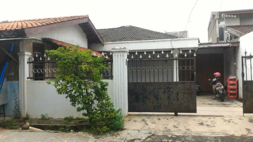 Rumah Tua Harga Miring Dekat SD Strategis Area Veteran Bintaro Jaksel