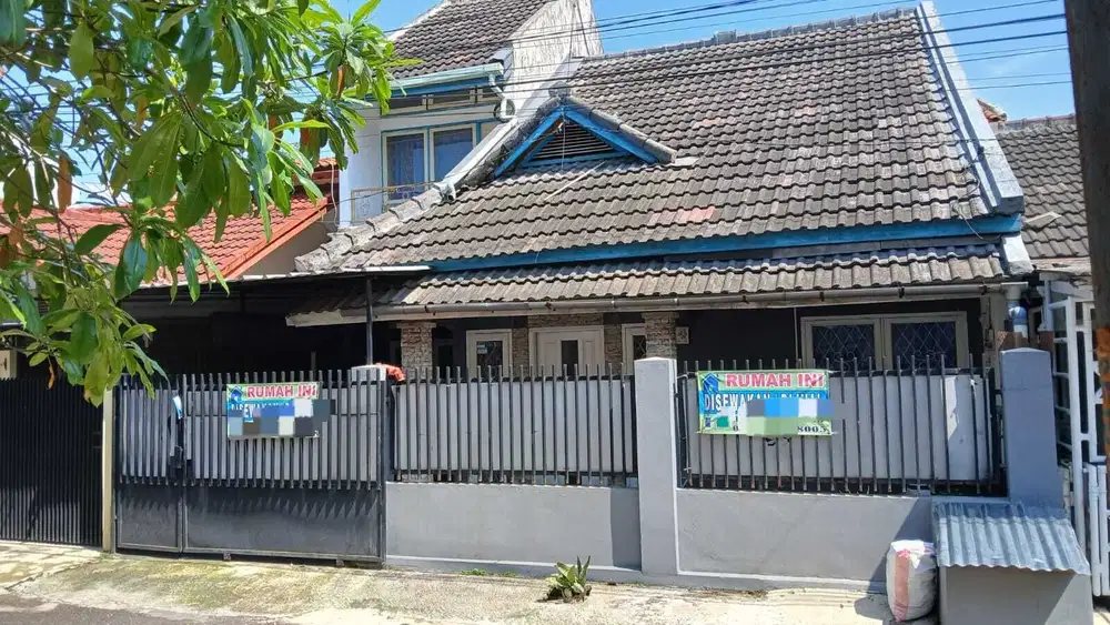 DIJUAL RUMAH KOMPLEK MARGAHAYU RAYA BLOK Q2