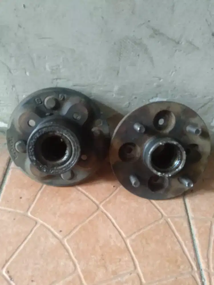 Naf roda depan kijang kapsul