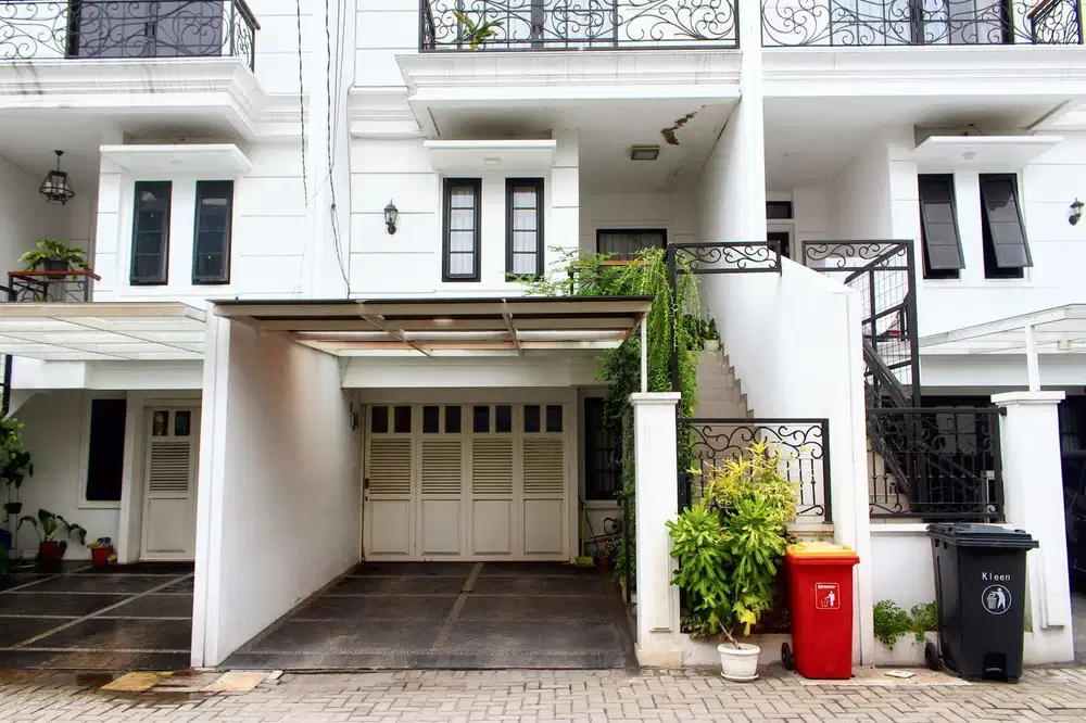 Rumah Mewah Siap Huni 6 Menit ke Pintu Tol Veteran Hadap Utara J-22022