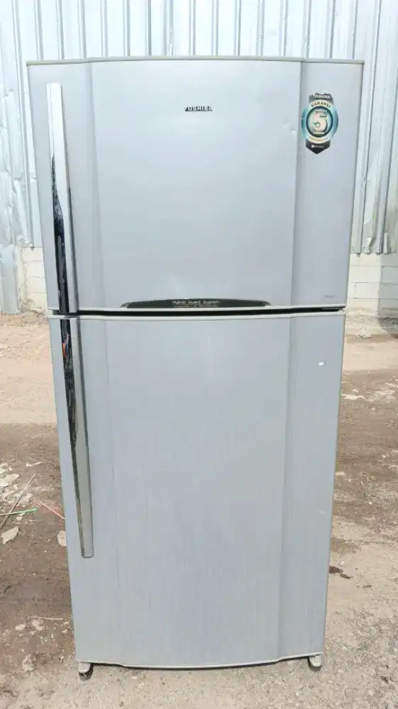 Kulkas jumbo toshiba