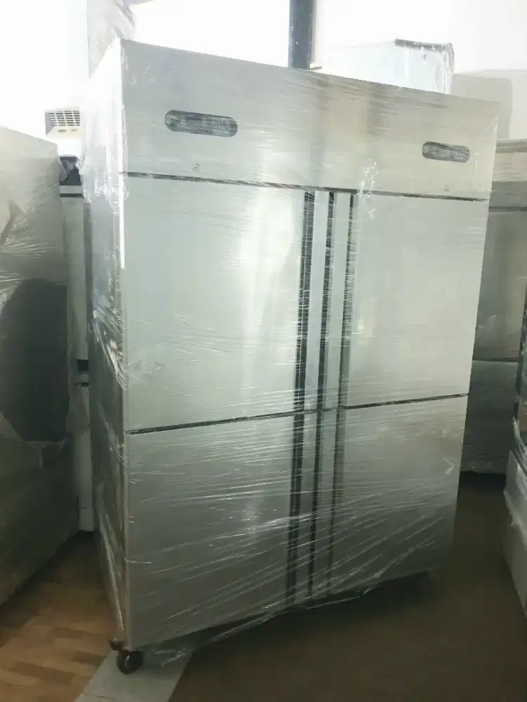 UPRIGHT COMBI FREEZER CHILLER 4 DOOR GEA