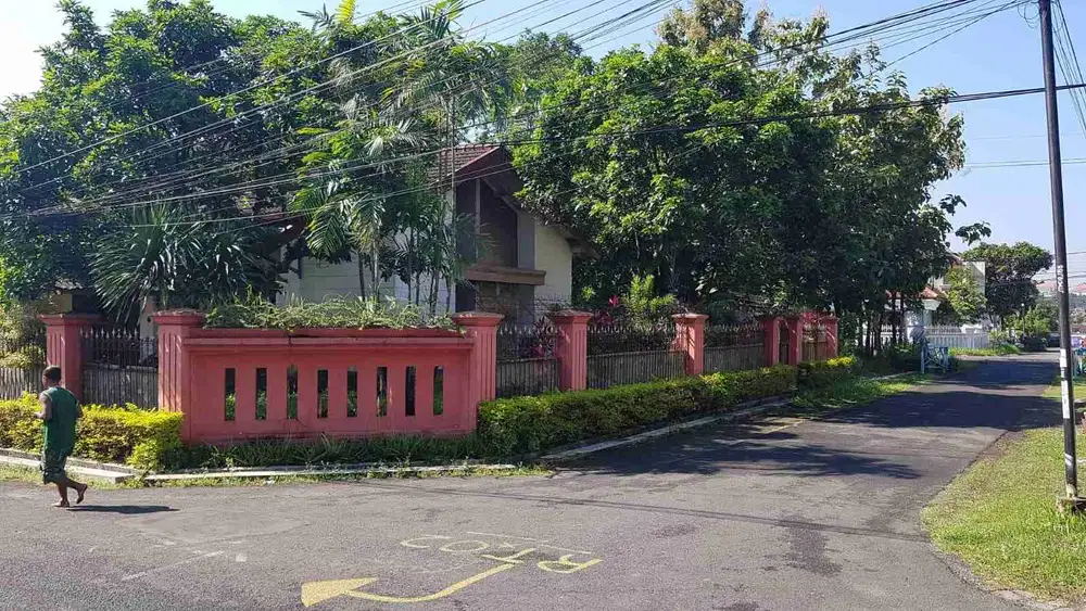 Dijual Rumah Hook Dekat Kampus UB Malang – Cocok Kost / Guest House / Kantor