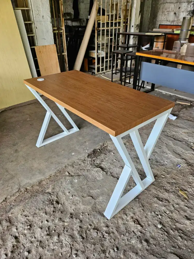 Meja kerja gaming Z/meja kantor/meja laptop