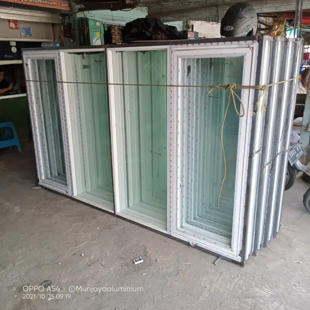 Kusen aluminium. Pintu