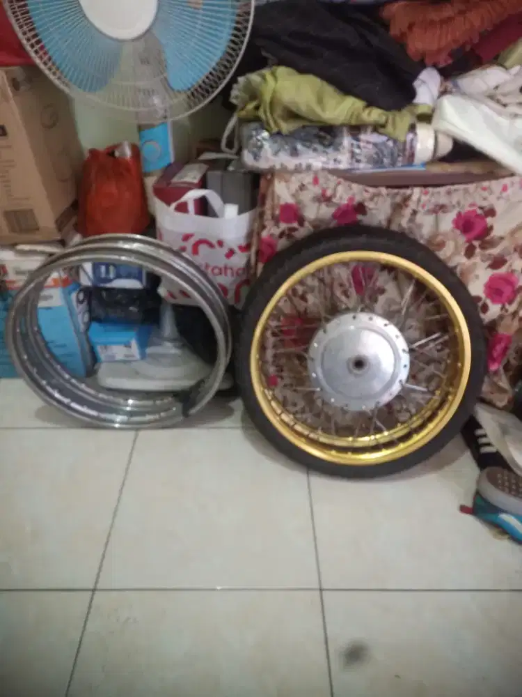 Jual velg motor ring 17 + tromol dua pasang.
