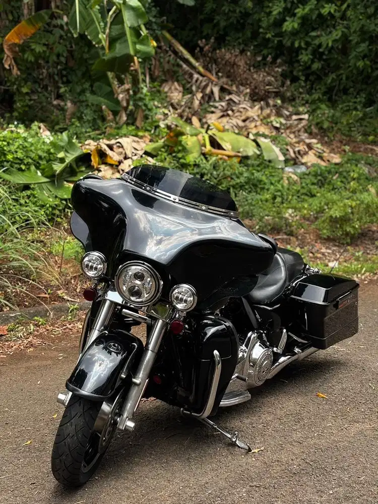 HARLEY DAVIDSON STREET GLIDE SUPER MULUS MINT CONDITION