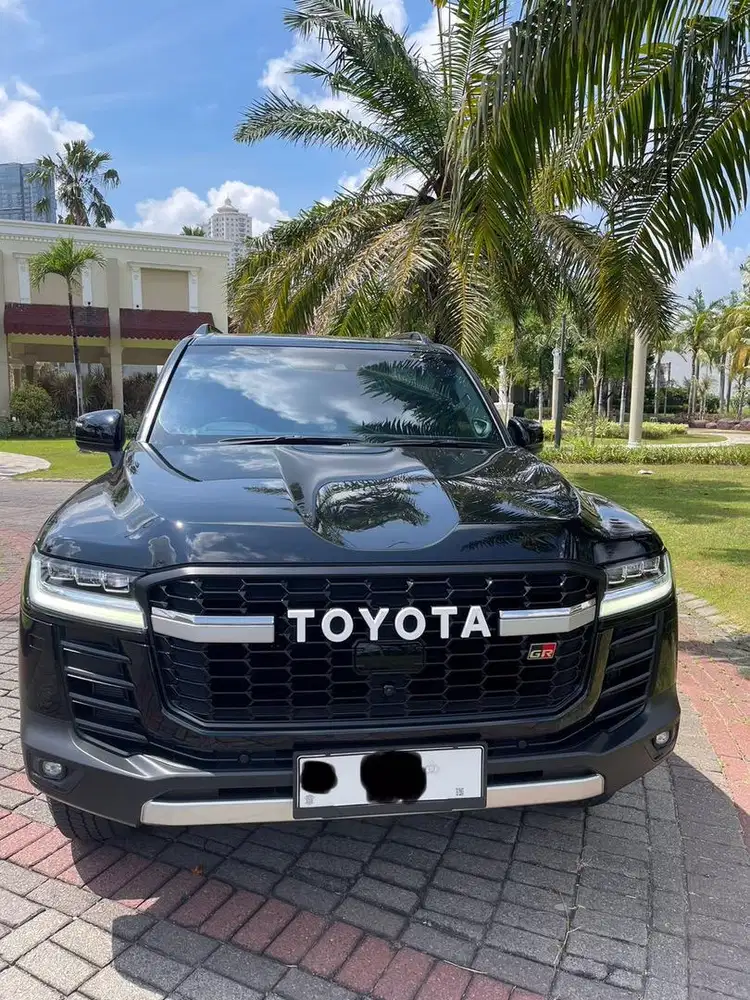 Toyota Land Cruiser GR-S 2024 km 600