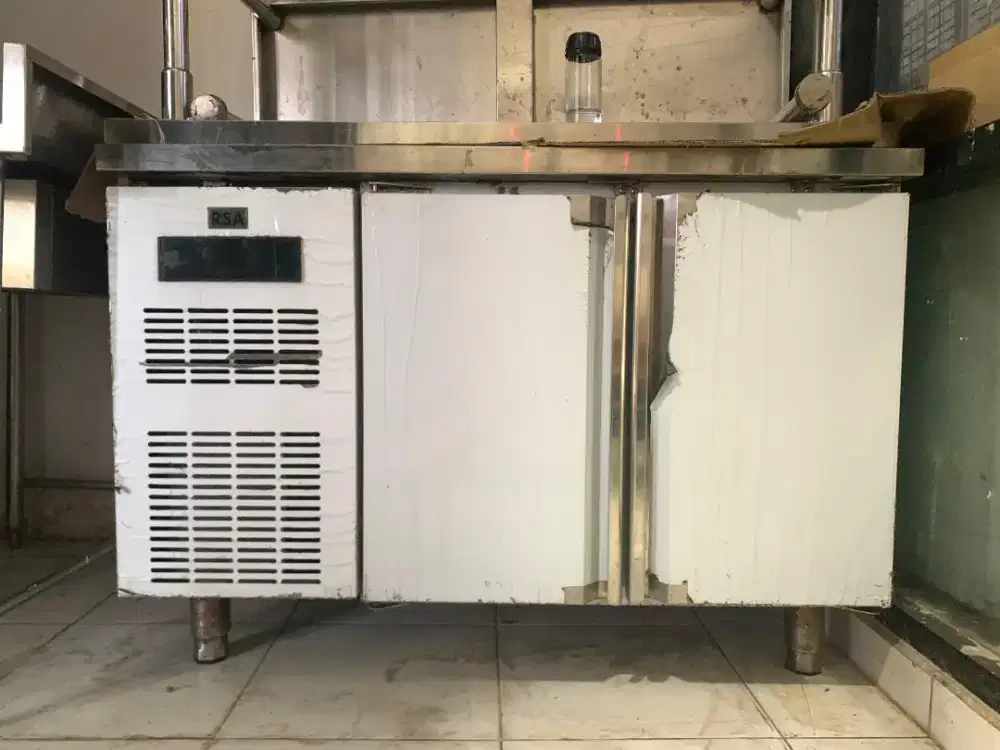 Undercounter chiller