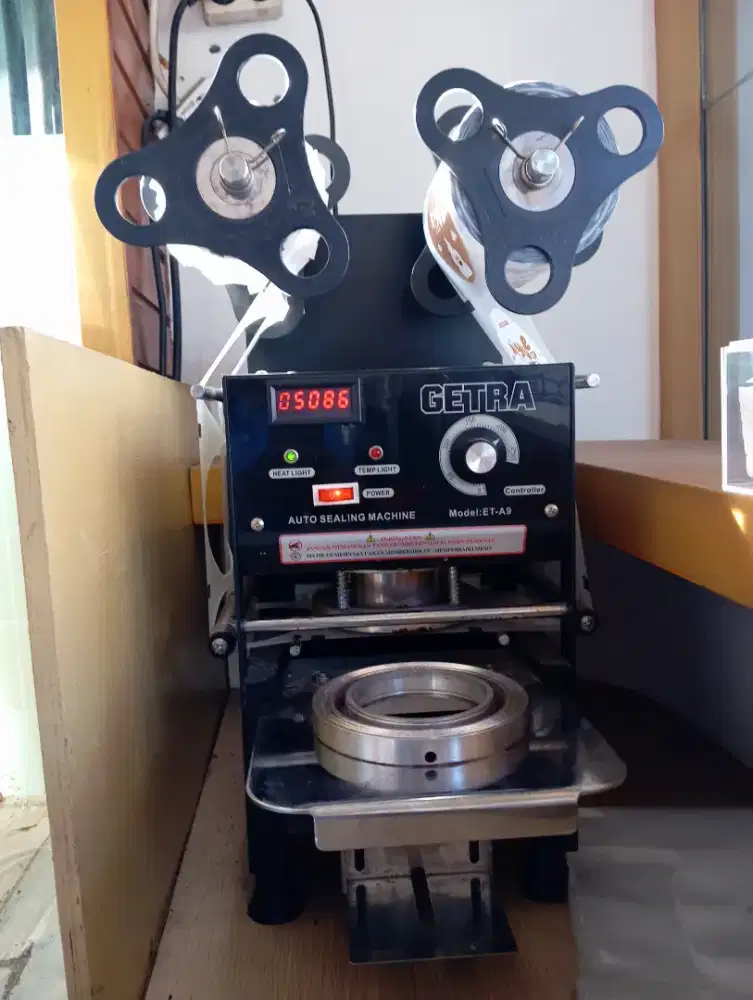 semi automatic cup sealer