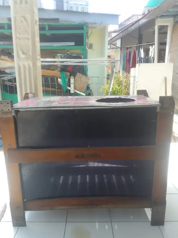 Gerobak jualan bekas siomay kayu jati