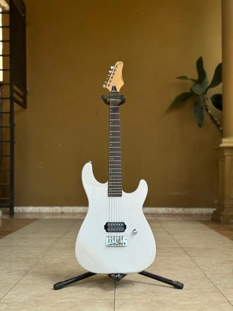 Gitar electric bekas