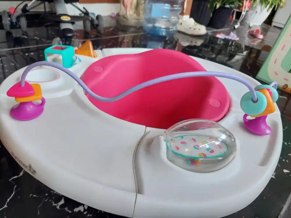 Tempat untuk makan dan santai baby