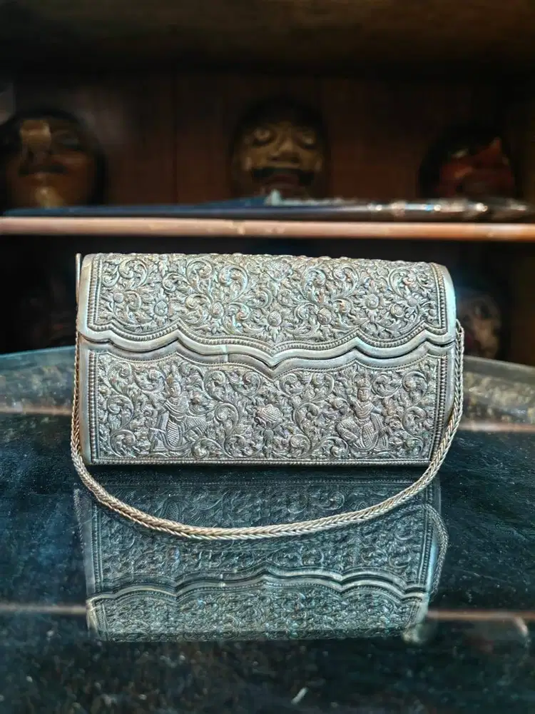 Tas Antik Mungil Ukir Relief