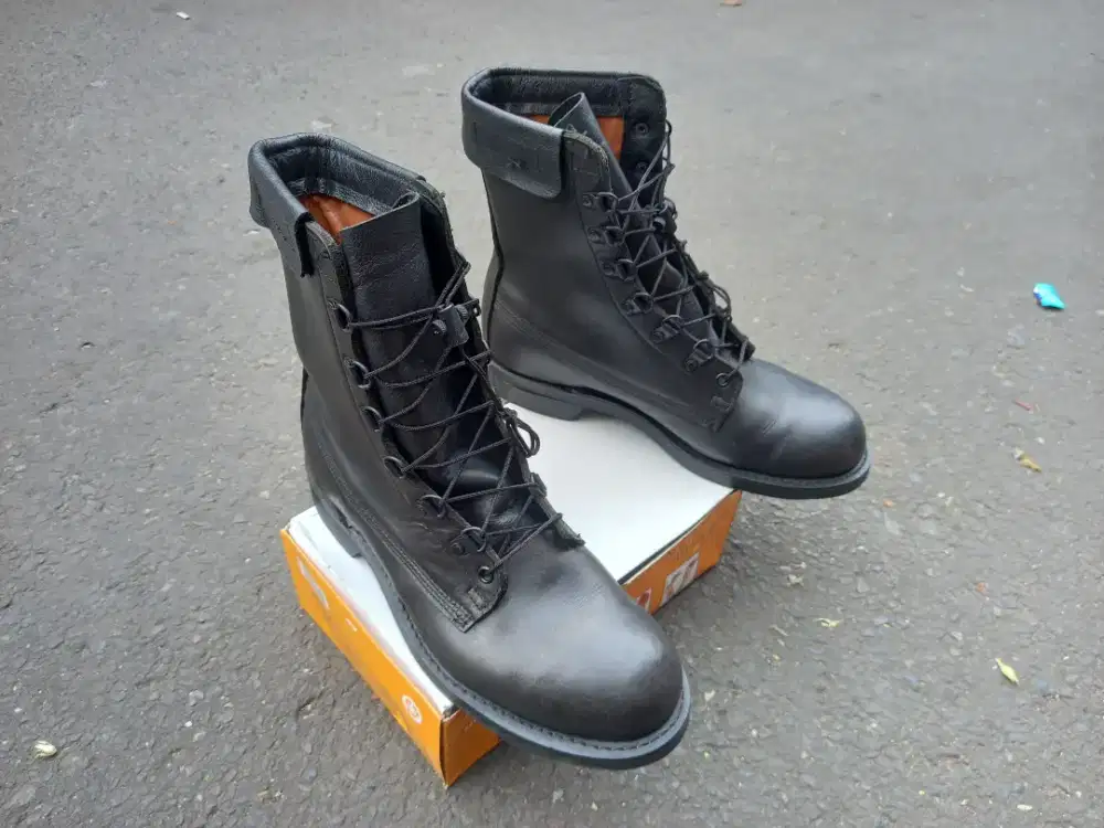 Sepatu terbang Vibram made in USA ori size 42