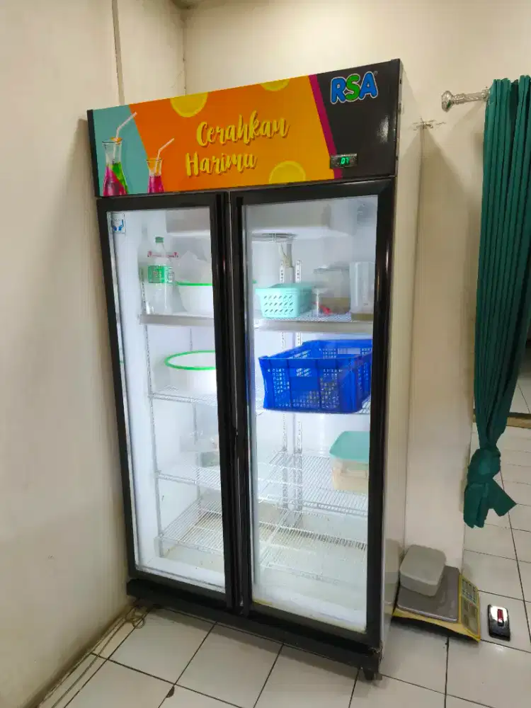 Showcase RSA tipe jade 800 liter bekas