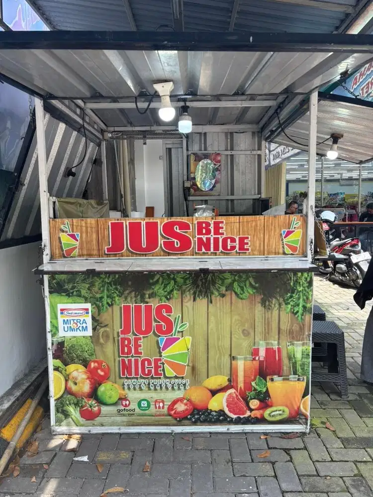 Dijual Booth untuk jualan beserta isinya