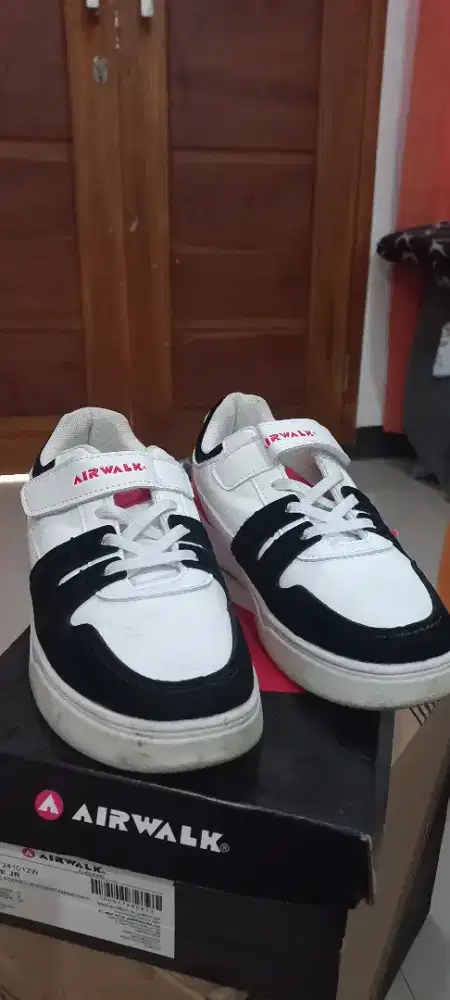 Jual Sepatu Second Like New Airwalk Size 35