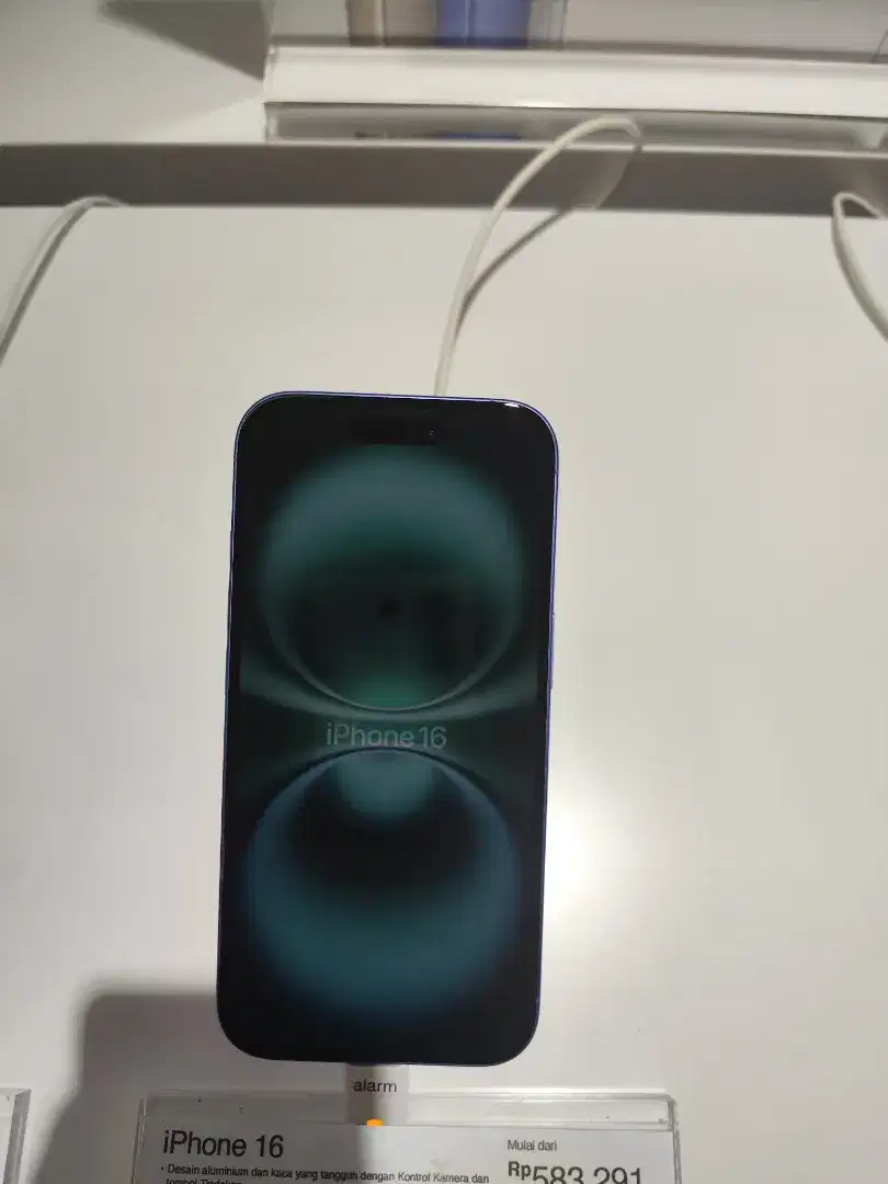 iPhone 16 basic