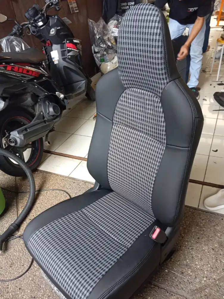 Sarung Jok Mobil Autoleder dan Sudah Dilapisi Busa Hitam 5Mm