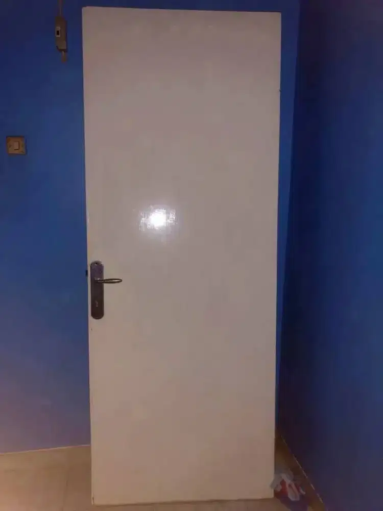 Pintu kayu lapis jati