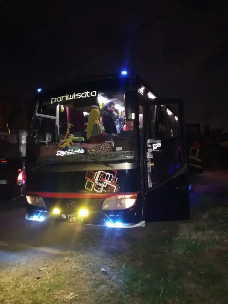 Jual 1 unit bus pariwisata 45 seat