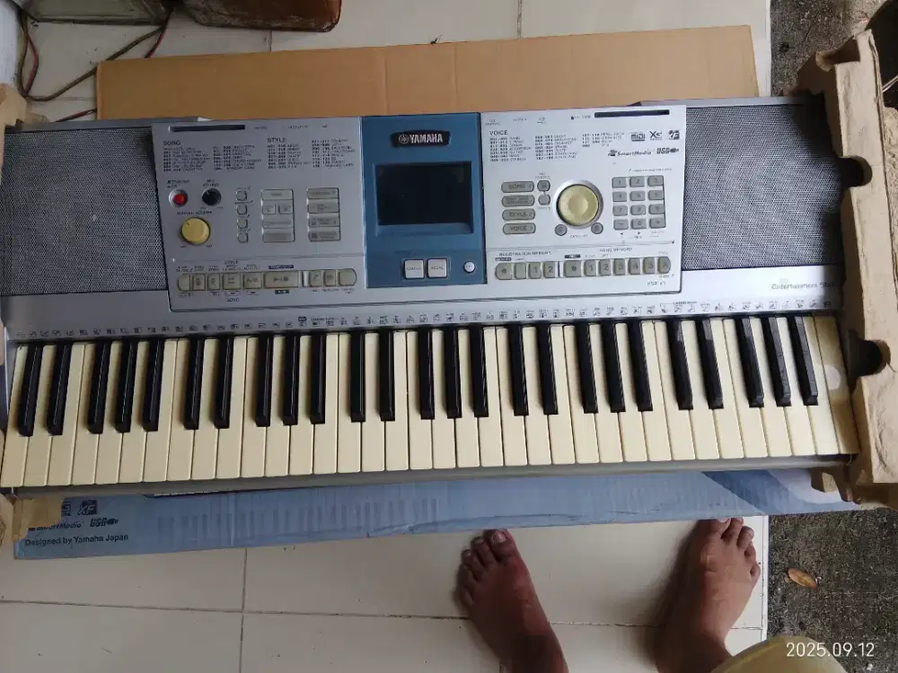Keyboard Yamaha PSR-K1 entertainment station
