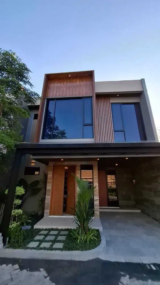 Rumah Mewah Modern Kontemporer 2 Lantai Belakang Ambarukmo Plaza Dekat UGM