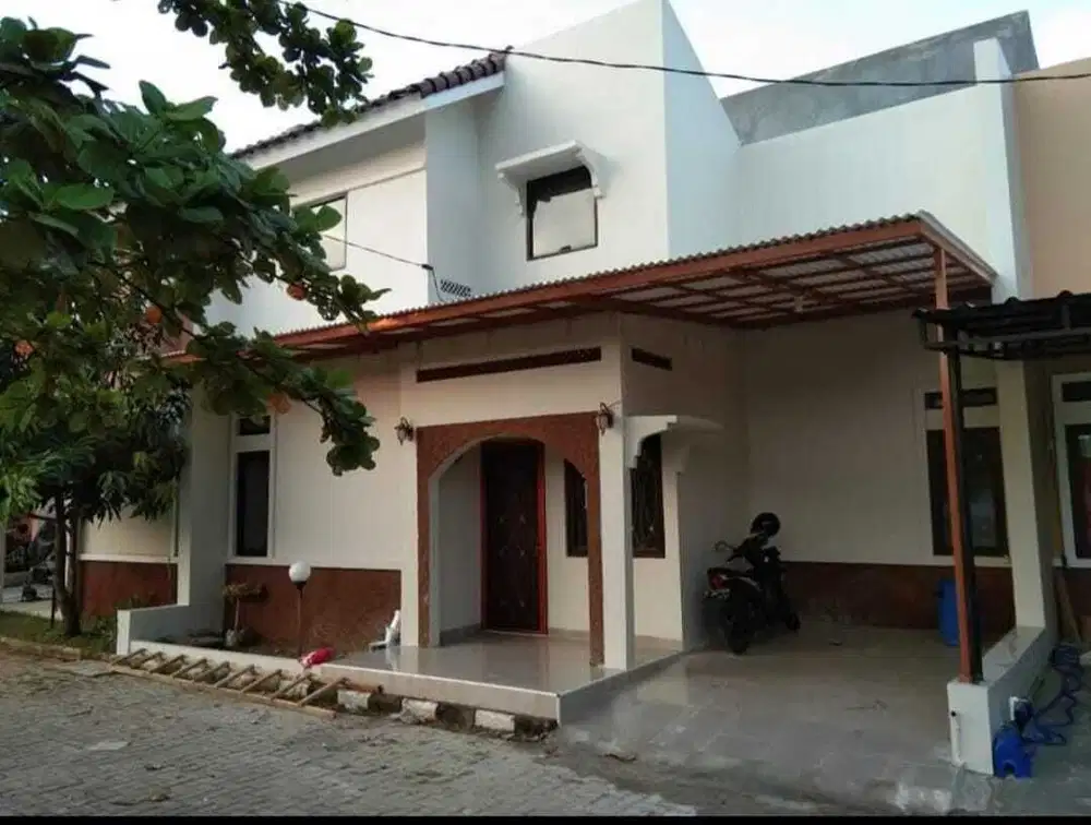 DI JUAL RUMAH DI LOKASI STRATEGIS