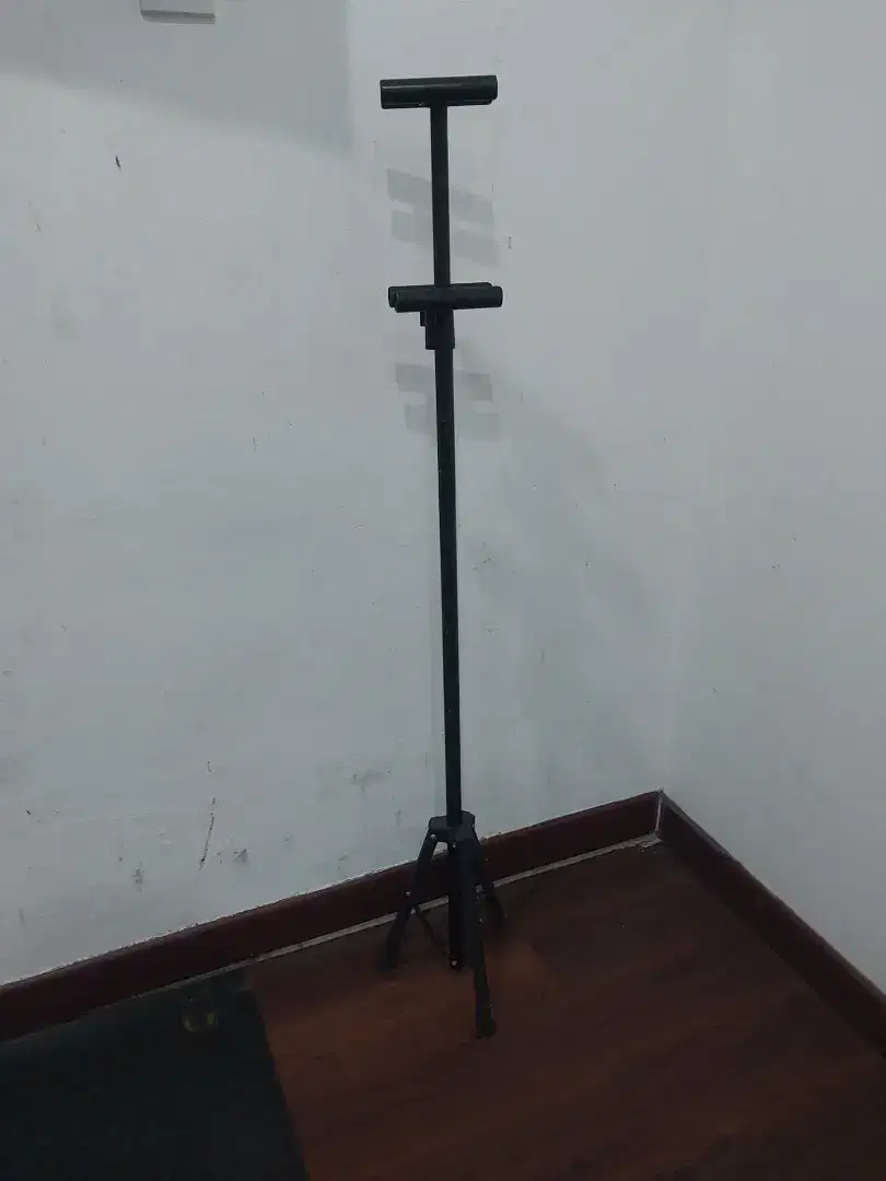 Tripod Display Frame Banner