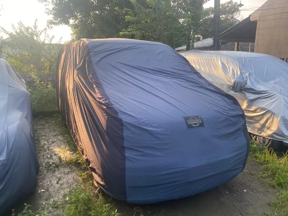 Cover / sarung mobil nissan serena