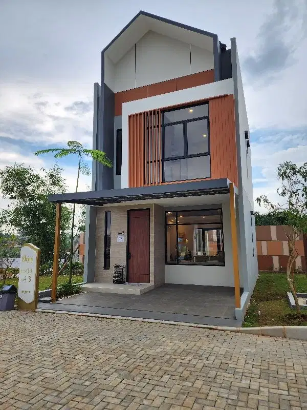 Rumah 2 Lantai di Cibubur, Mewah & Strategis! Harga Terbaik!