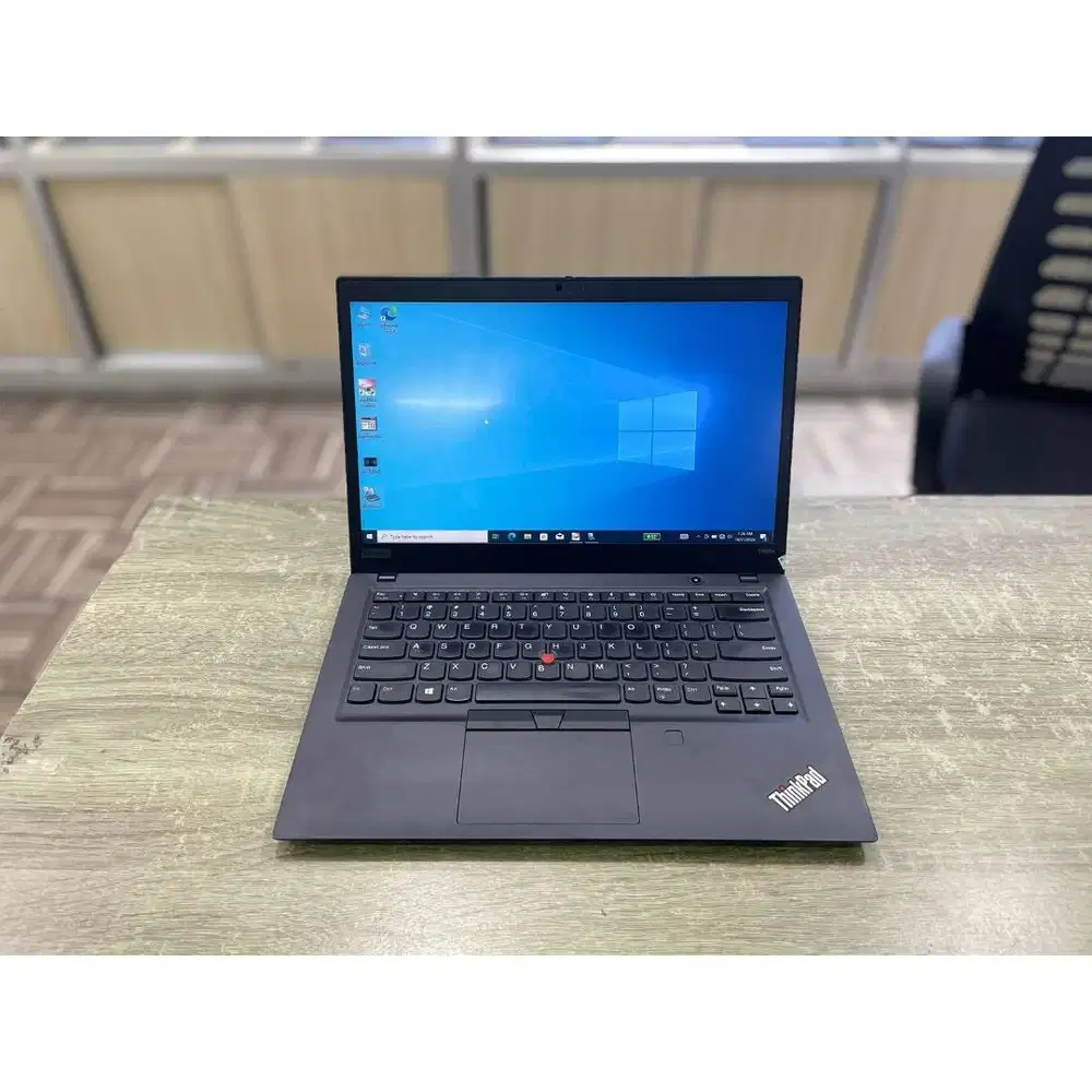 LENOVO T495 RYZEN 5 RAM 16GB LAPTOP BISNIS KENCANG & ELEGAN!