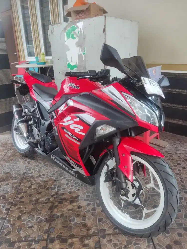 Kawasaki Ninja 250fi thn 2017 warna merah