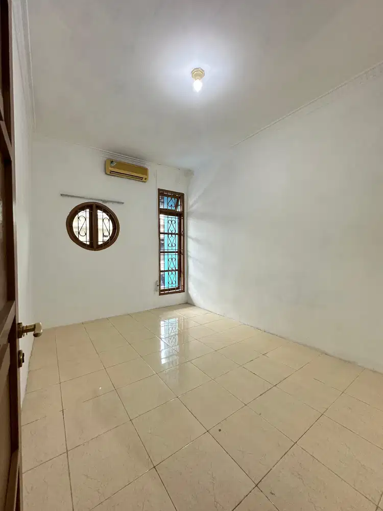 RUMAH 2 LANTAI DI SETIA BUDI MEDAN