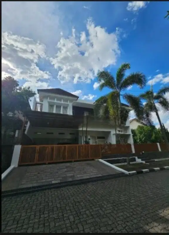 Rumah Mewah Fully Furnish siap Huni.