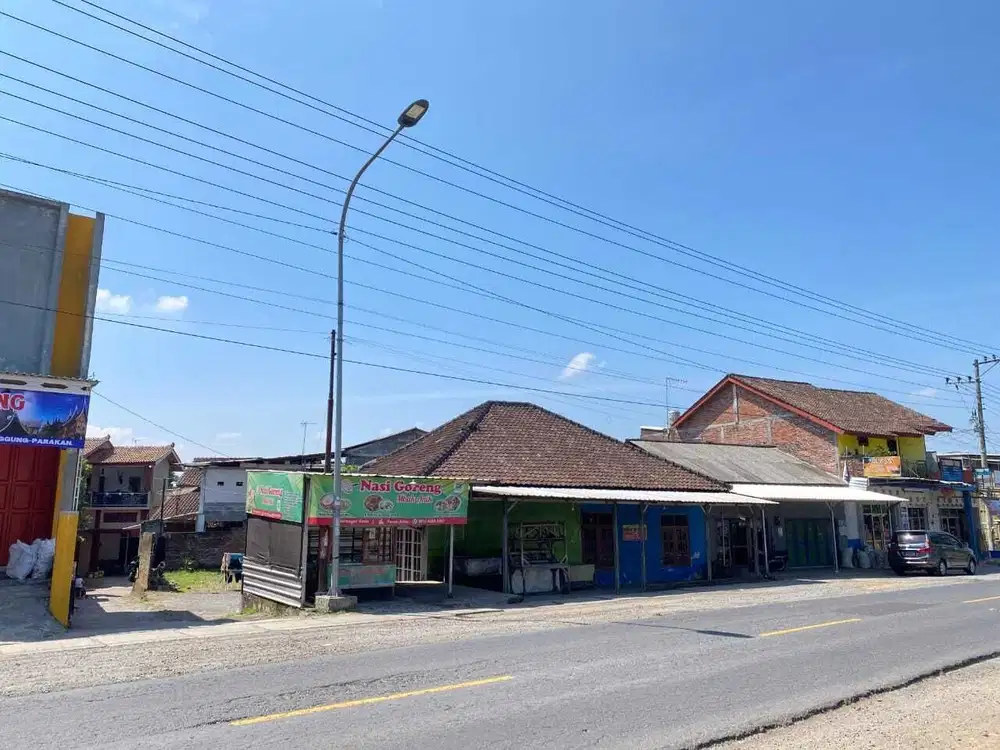 Dijual Rumah Pinggir Jalan Provinsi